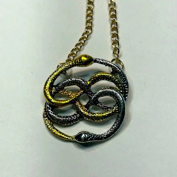 The Neverending  Story - Auryn Pendant 🐍 - Picture 6 of 7